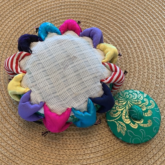 Vintage Pin Cushion - Picture 3 of 3